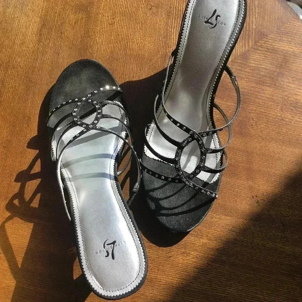 Life Stride black sandal